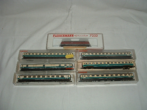 FLEISCHMANN N 7232 DB Maroon Class 210 Bo Bo no 002-2 (Excellent Boxed with Instructions) and 6 x