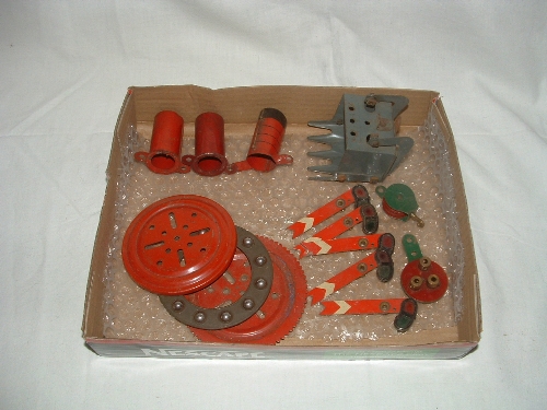 MECCANO part nos  130 Triple Throw Eccentric, 138 3 x Ships Funnels, 151 triple Pulley Block, 158B 5