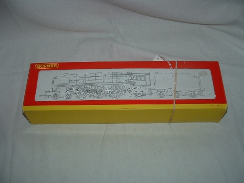 HORNBY R2180 BR Green Class 7MT 4-6-2 `Firth of Tay`. Excellent Boxed with Instructions.