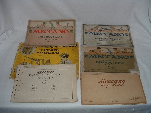 An interesting collection of pre and post war MECCANO Instruction Books - Instructions for 13