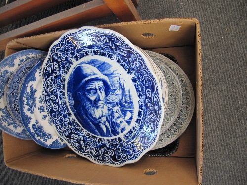 A box of blue and white china.