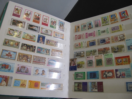 Commonwealth 1975-81 u/mint sets & min sheets in album.