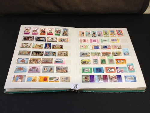 Commonwealth 1975-81 u/mint sets and miniature sheets.