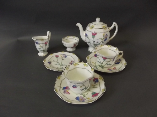 A Royal Doulton early C20th tea-for-two set, H3955