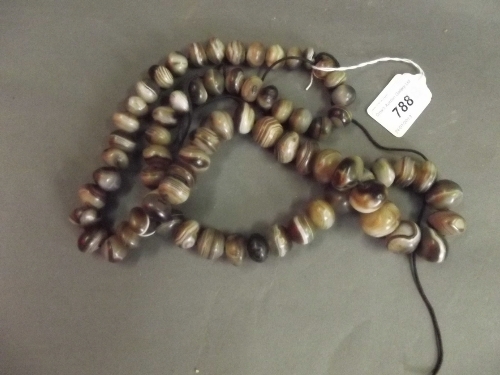 A long agate necklace, 36'' long