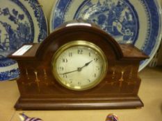 Edwardian inlaid mahogany mantel clock with swept arch top