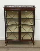 Early 20th Century mahogany display cabinet, enclosed by two astragal glazed doors W114cm