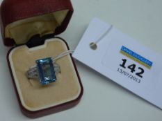 Aquamarine (approx 6 carat) and diamond split shank ring stamped 750