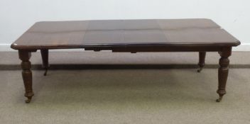 Edwardian mahogany telescopic dining table with two leaves, 236cm extended length