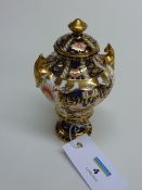 Royal Crown Derby baluster urn and cover, pattern no.6299 date code 1915 13.5cm
