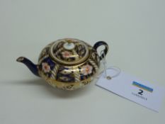 Royal Crown Derby miniature tea pot with cover, pattern no.6299 date code 1911 4.5cm