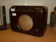 Bush type D.A.C.90A Bakelite cased radio