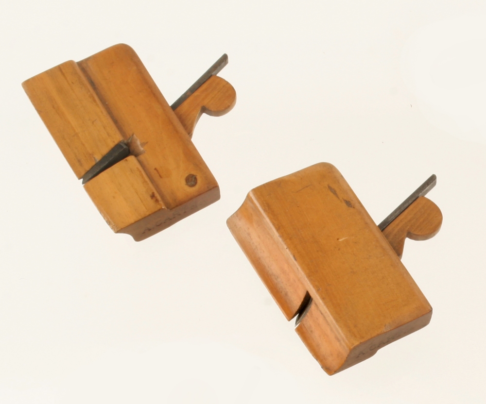 A fine quality pair of miniature boxwood snipe bills 2 1/2" x 1/2" with boxwood wedges (