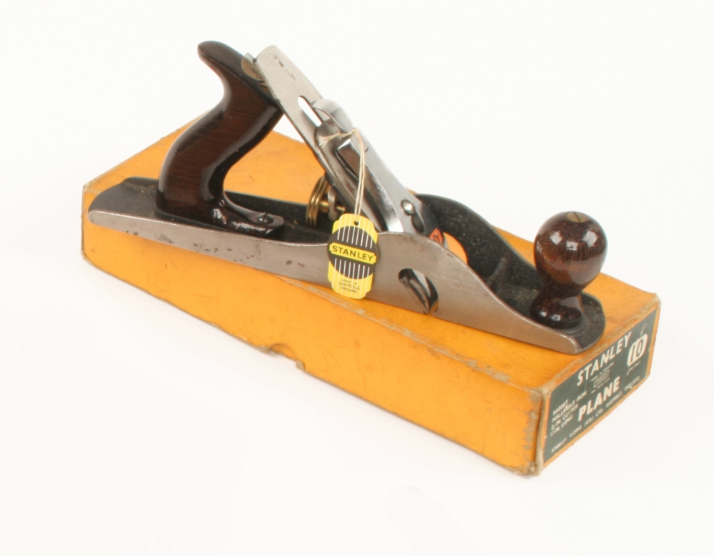 An early English STANLEY No 10 rebate plane with orig swing ticket in orig box, a few minor