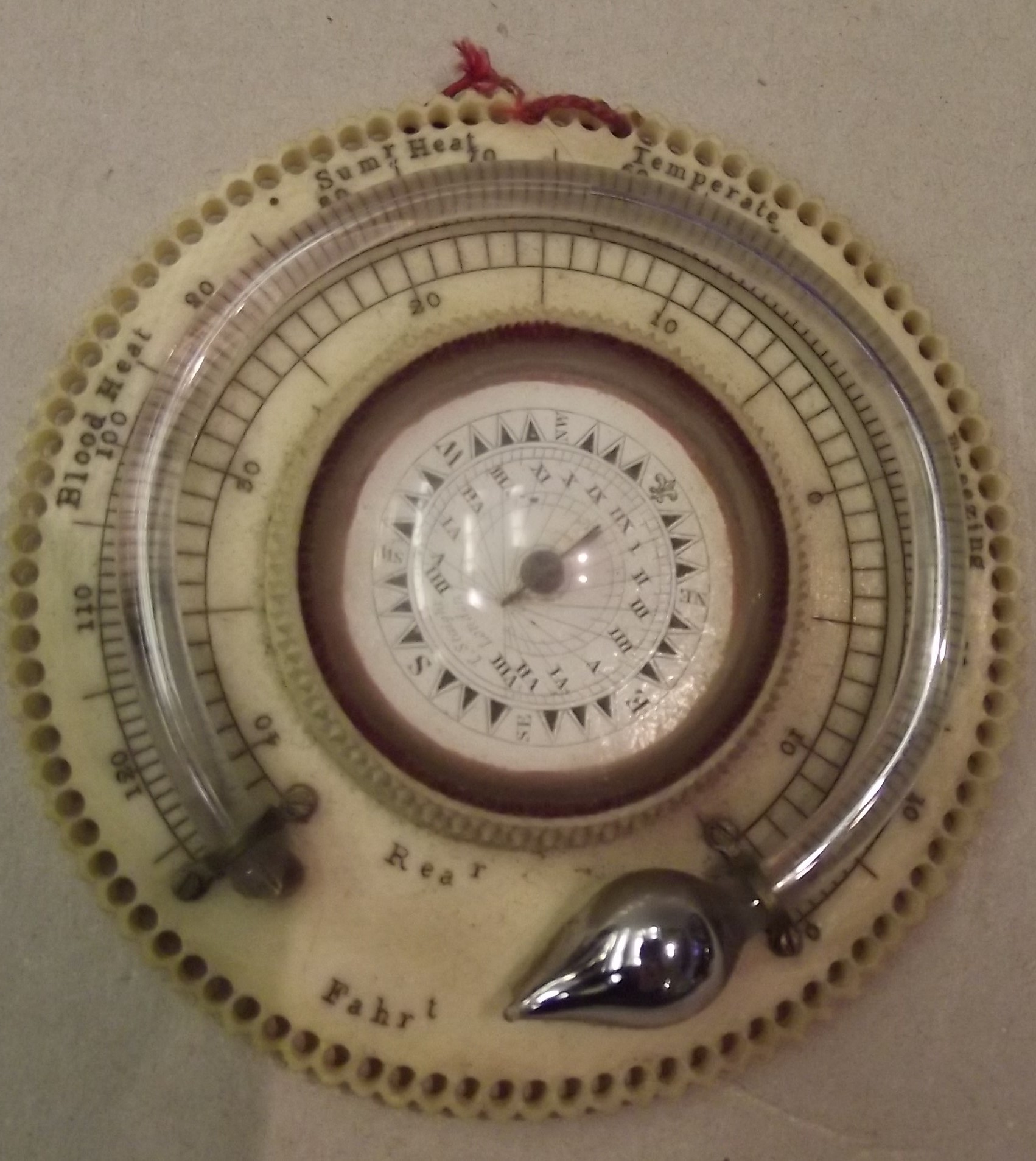 A Thomas Staight sundial compass, the white 3cm dial signed T. Staight, London beneath the glass