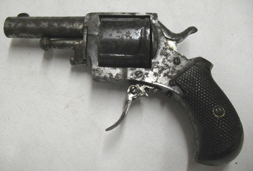 A Belgian .320 centre fire pocket revolver, late 19th/20th Century, the split walnut stock with