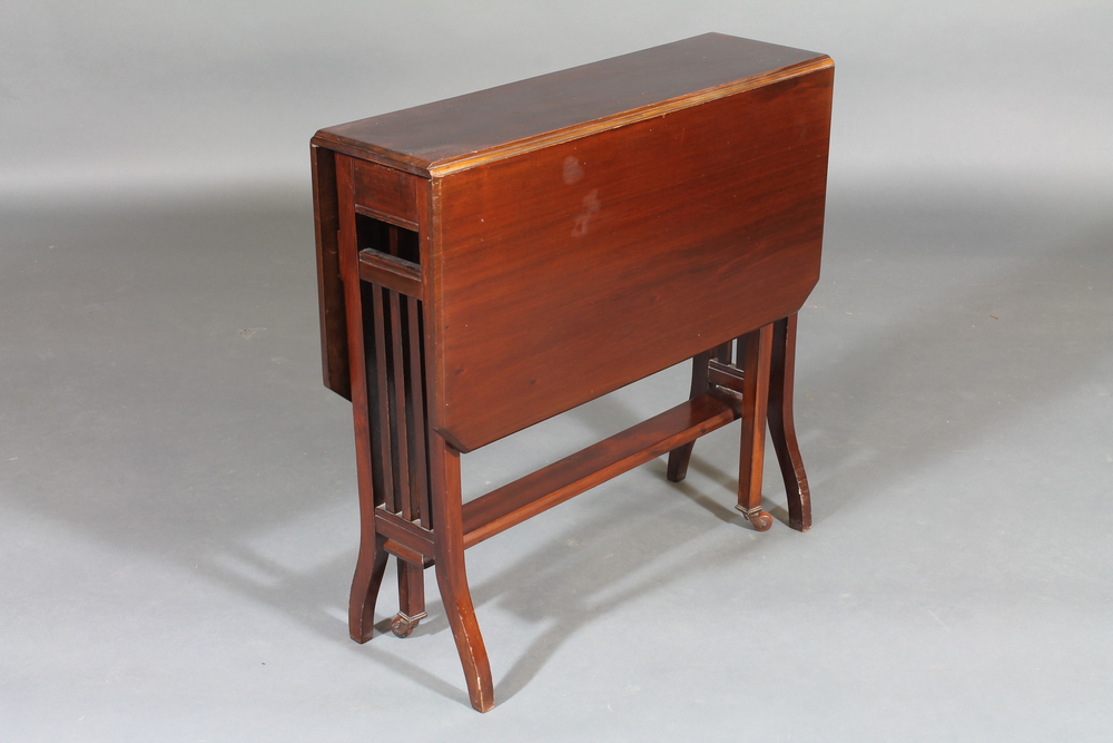 A Victorian mahogany Sutherland table 26 1/2"w x 25"h x 8"d