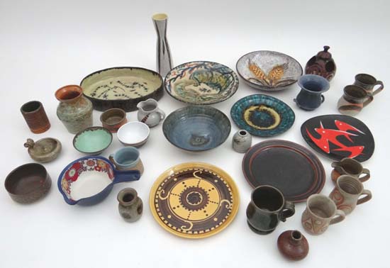 Vintage Retro : a quantity of assorted Studio Pottery items, various makers.