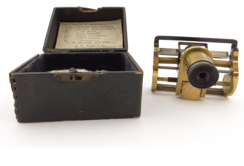 Cased patent thread counting micrometer numbered 4932, patent no. 901879, with paper label to the