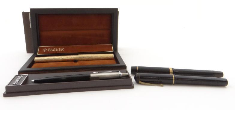 Boxed Parker 105 fountain pen, Conway Stewart No. 286 sidelever fountain pen, Onoto fountain pen