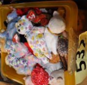 A quantity of beanie babies.