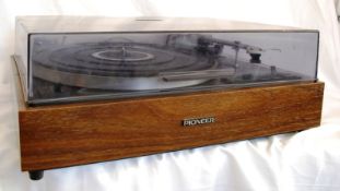 HI-FI: A Pioneer stereo turntable ( record player ) PL-120, With instuction manual.