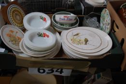 A box of mixed plates, dishes to include a Kelloggs advertising bowl, pyrex style items and others.