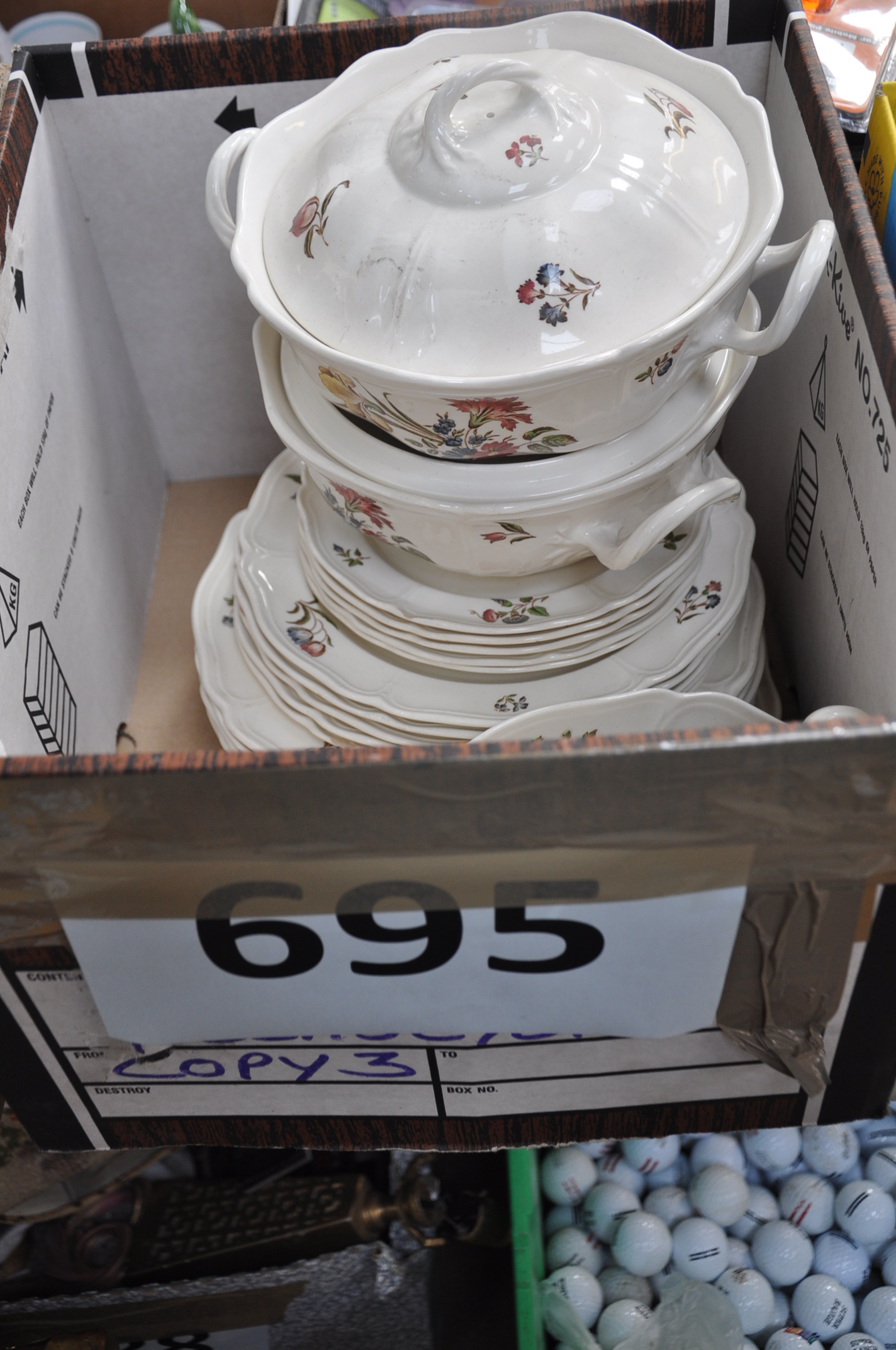 A Wedgwood Queens Sprays dinner service to include tureens, plates etc.