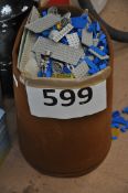 Toys & games: A quantity of vintage lego
