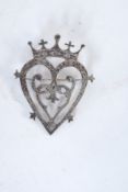 A hallmarked silver Scottish 1890 thistle style brooch. Hallmarks to reverse and stamped 'Sterling