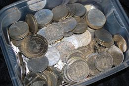 A large collection of coins to include many countries, Ghana, New Zealand, China, England, South