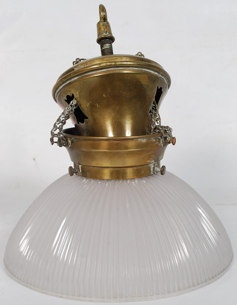 A 20th century rise and fall brass hanging lamp shade.