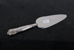 A hallmarked silver pie slice dating to Sheffield 1968 being hallmarked to the handle.s
