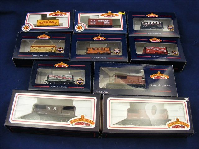 A carton of 10 boxed Bachmann train wagons including limited edition
