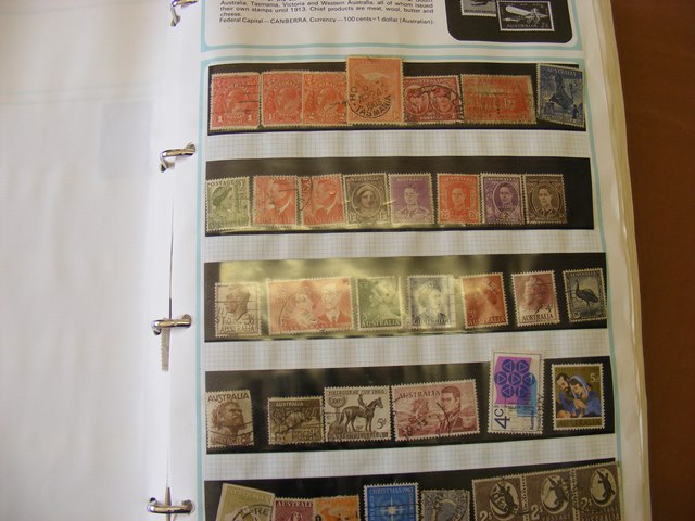 World m&u on well filled Worldex album inclu some better values (probably 2-3000 stamps)