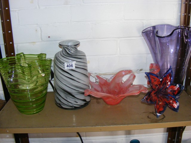 Five items of contemporary glassware
