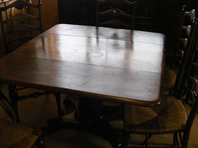 Drop leaf dining table on claw feet est.