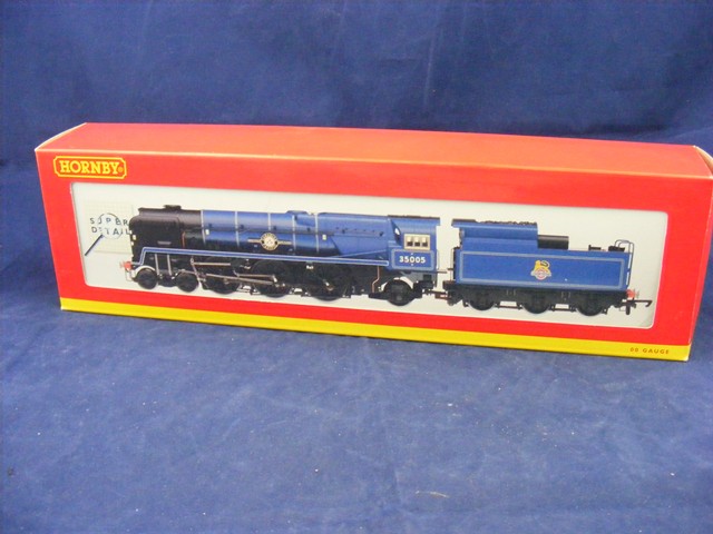 Hornby R2171 Canadian pacific Merchant Navy Class loco boxed est.