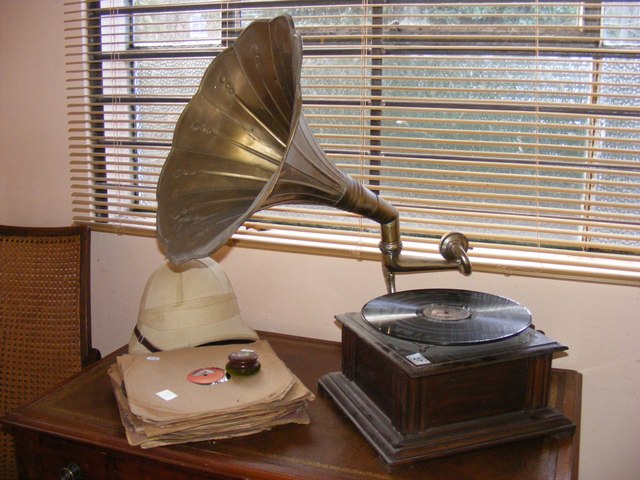 Early gramophone with tin horn est.