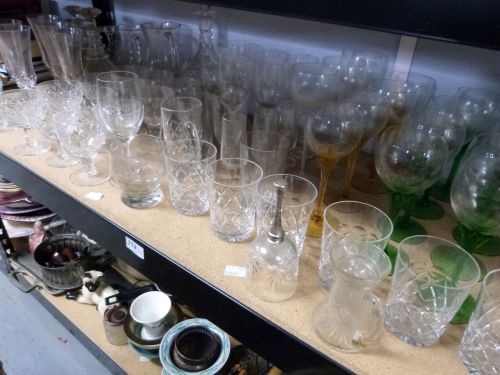 Quantity of glassware