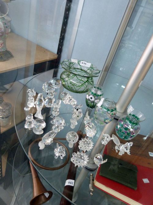 Small collection of glass to include Swarovski animal figures