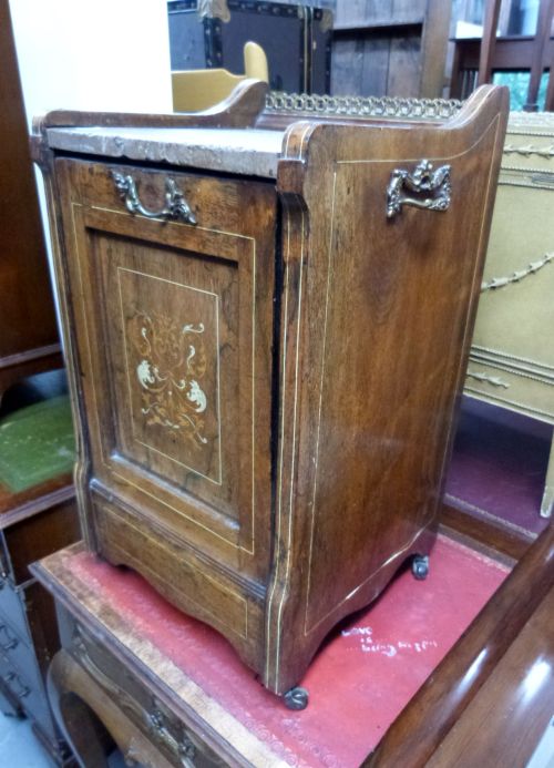 Rosewood marquetry inlaid purdonium