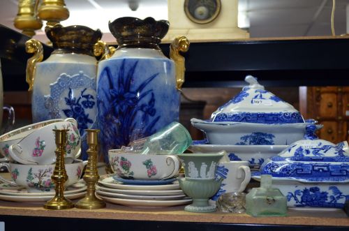 Large collection of blue and white china mostly Willow pattern