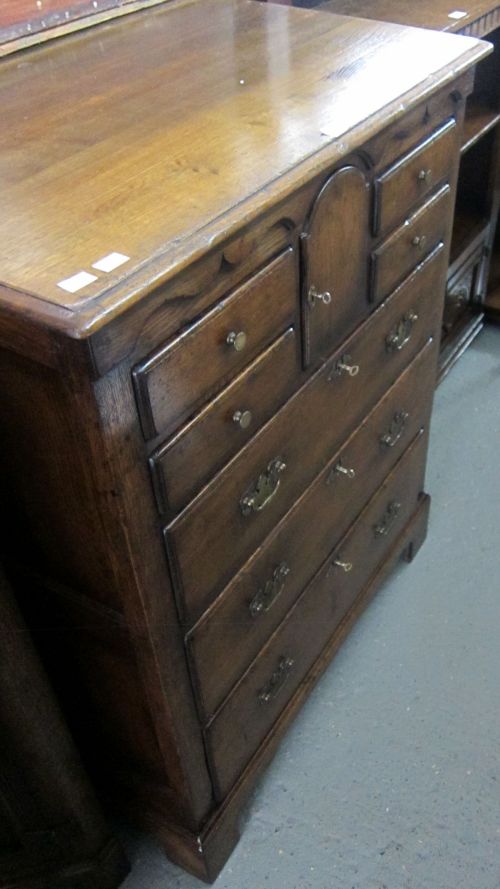 Goodwin & Titchmarsh oak chest of drawers,