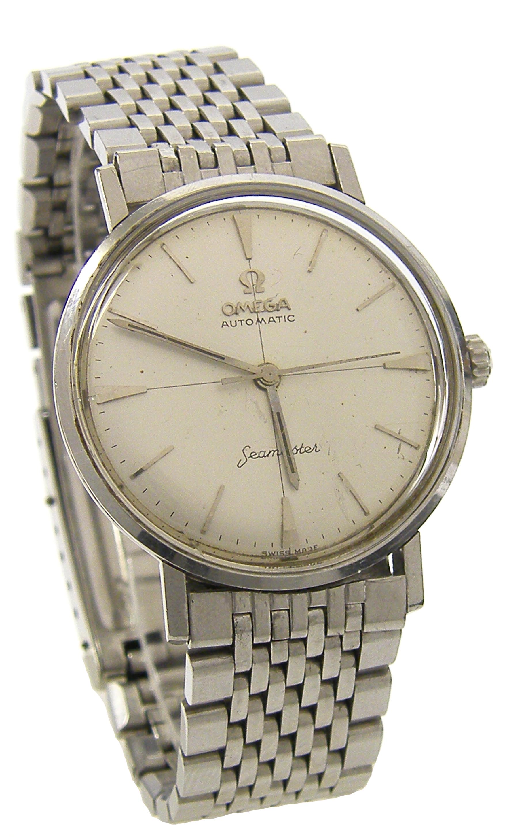 Omega Seamaster automatic stainless steel gentleman`s bracelet watch, the silvered circular dial