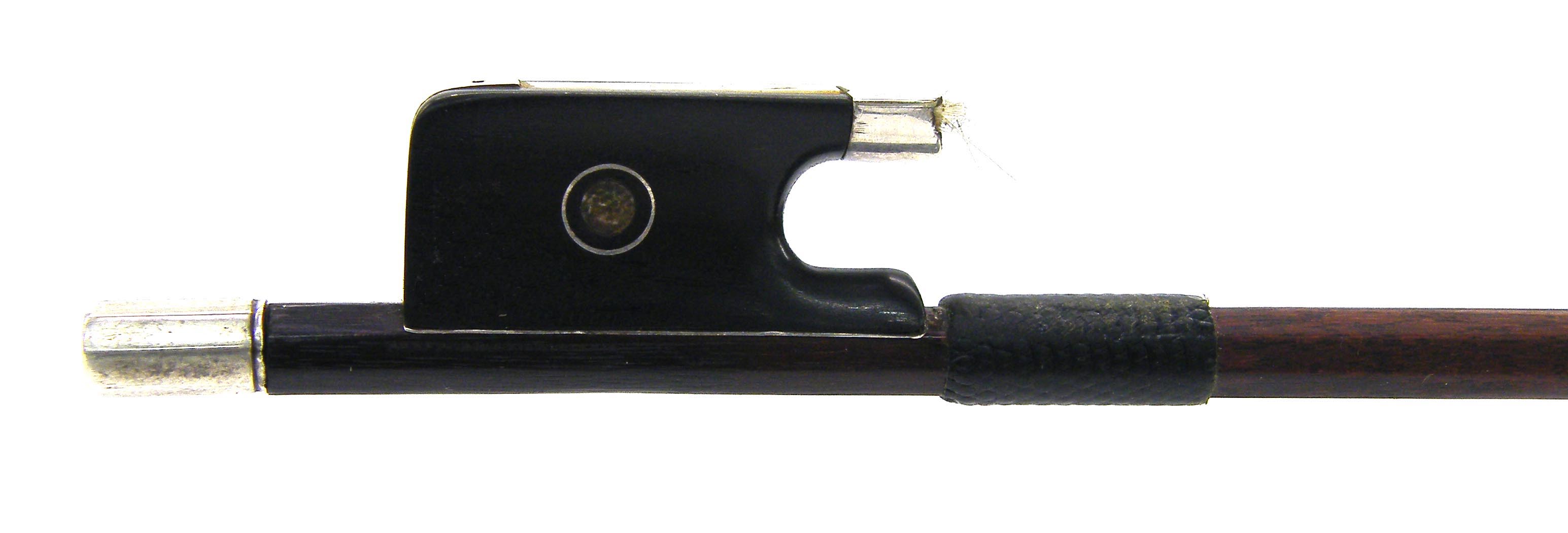 Good French silver mounted violin bow by and stamped Chanot Chardon. Paris, the stick round, the