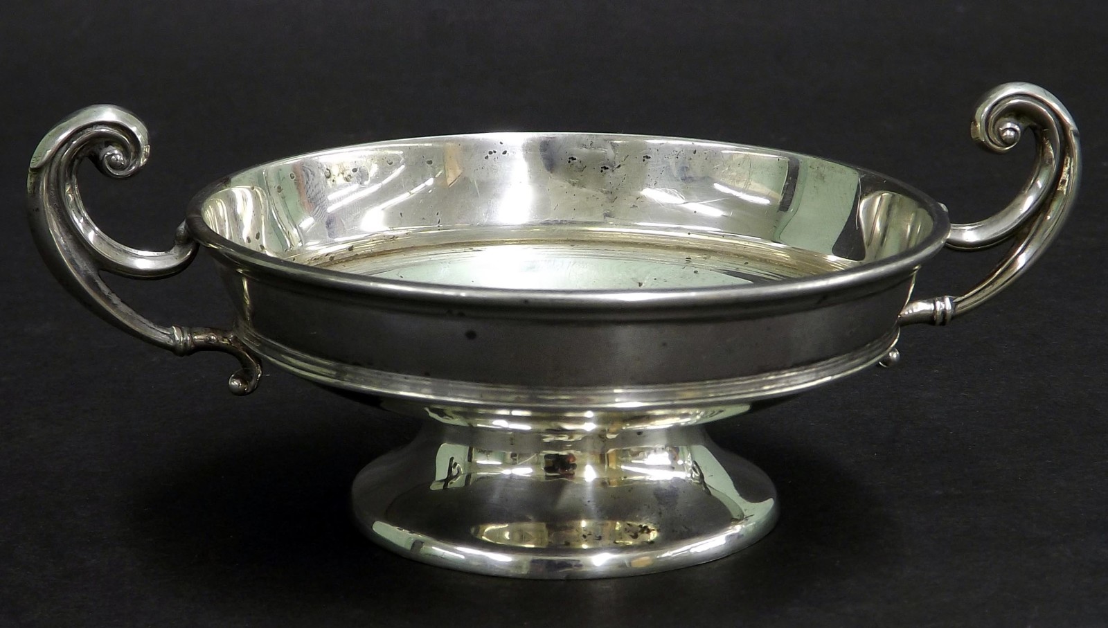 Silver twin handled trinket dish, Birmingham 1914, 2.25" high, 3oz approx