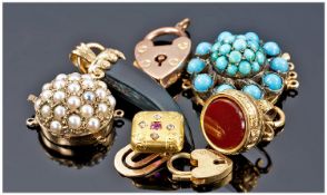 A Good Collection of Small 9ct Gold Jewellery Pieces, 7 items in total. Comprises Victorian large