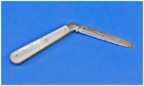 Edwardian Silver and Mother of Pearl Handle Fruit Knife. Hallmarked Sheffield 1903.