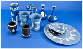 Collection Of Wedgwood Comprising various vases, pin dishes & pots, 8 pieces jasperware, 4 black